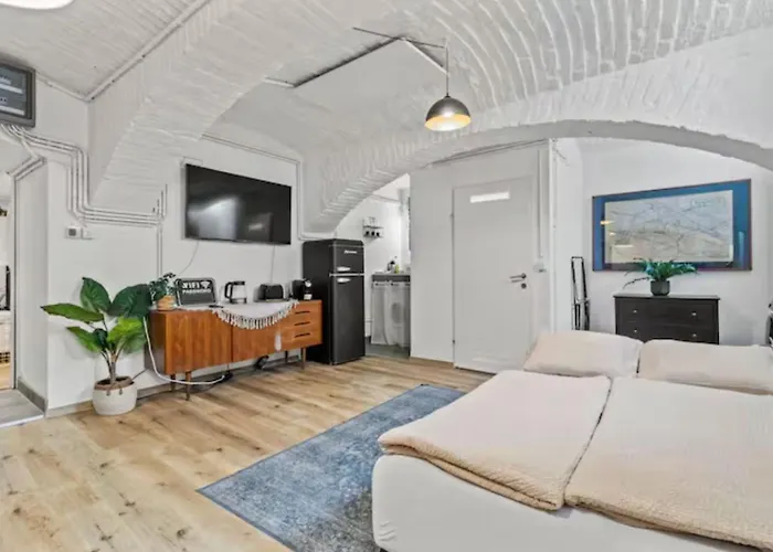 Cozy Belvedere Basement شقة