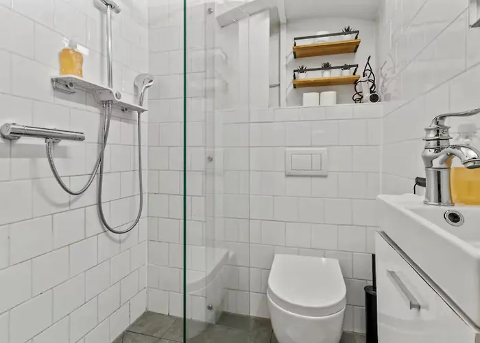 Cozy Belvedere Basement فيينا